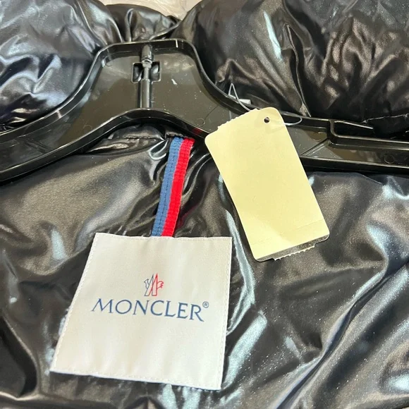 Moncler Kita Logo Print Nylon Vest Black Sm 1 - Picture 5 of 14